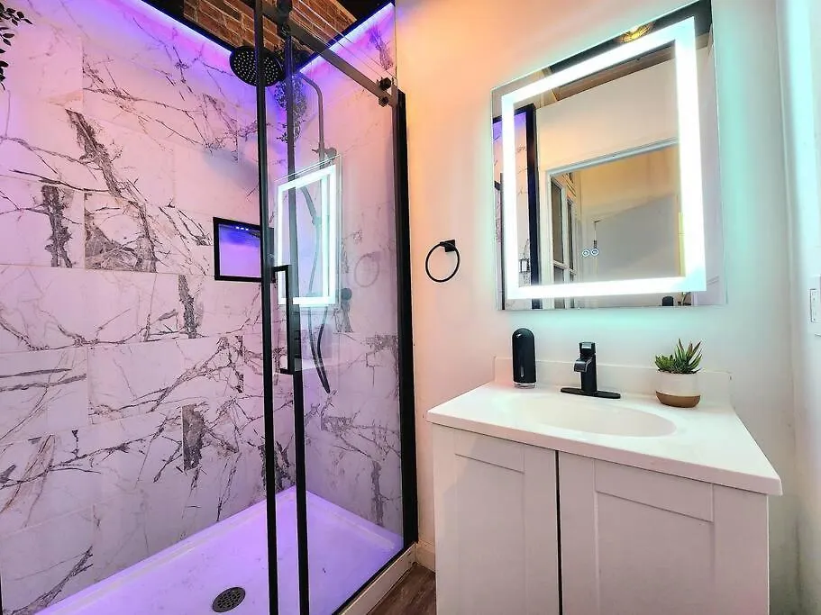 Loft Style Industriel-Centre-Ville+Parking Gratuit Quebec City Apartment
