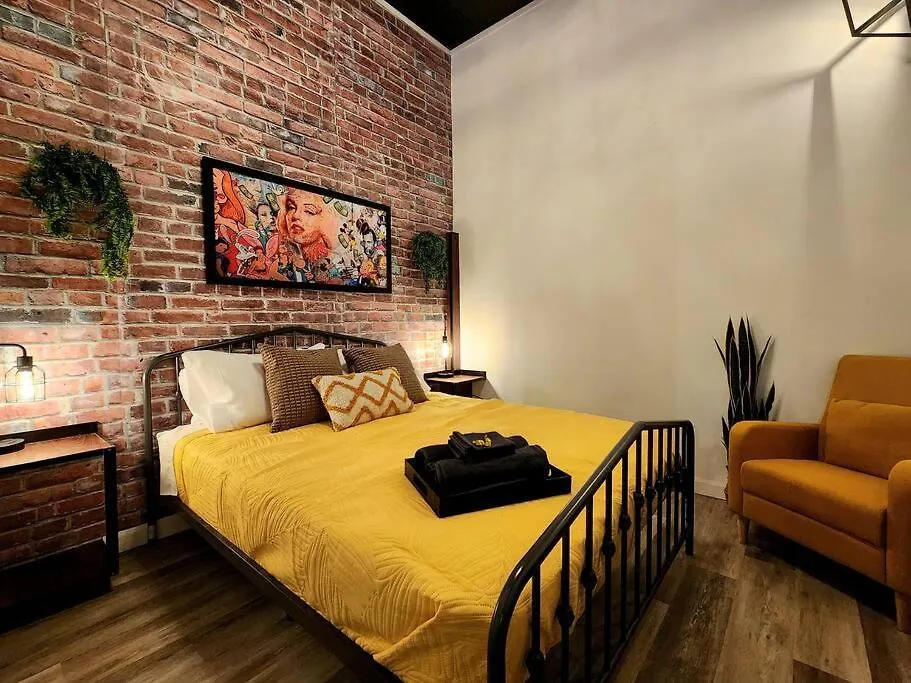 Loft Style Industriel-Centre-Ville+Parking Gratuit Quebec City