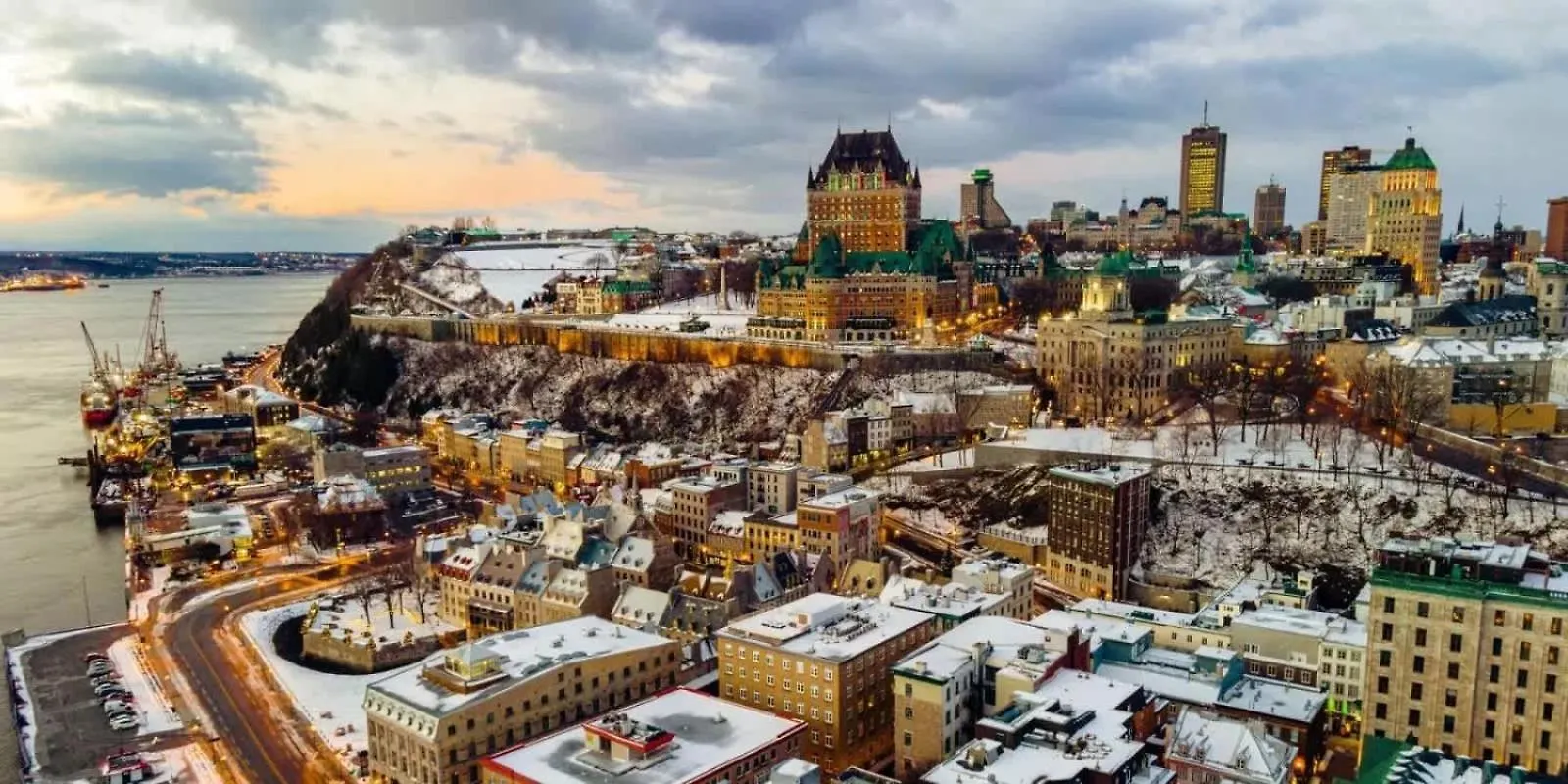 Loft Style Industriel-Centre-Ville+Parking Gratuit Quebec City Apartment